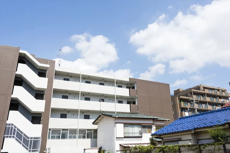 【上京単身者向けの寮完備】冷暖房・電子レンジ・冷蔵庫・洗濯機などの生活必需品を全室完備。家賃は月額2.5万円（水道・光熱費別）です。